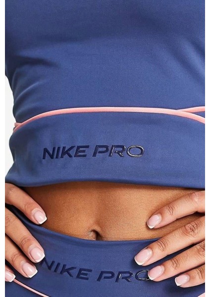 Pro Dri-Fıt Membership Kadın Crop T-Shirt fırsatları