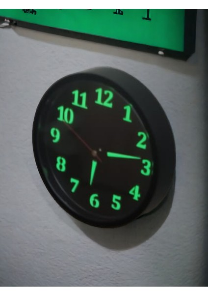 Fosforlu Gece Görünen Parlayan Ofis Salon Duvar Saati Çap 22 cm Siyah fırsatları