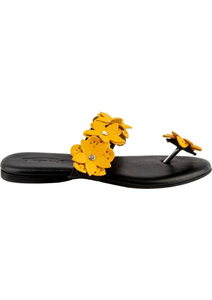 371 Çiçekli Parmak Arası Kadın Terlik Sarı