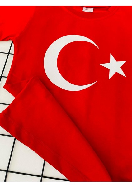 Türk Bayrağı Baskılı  Ayyıldızlı 23 Nisan Tören Tişört