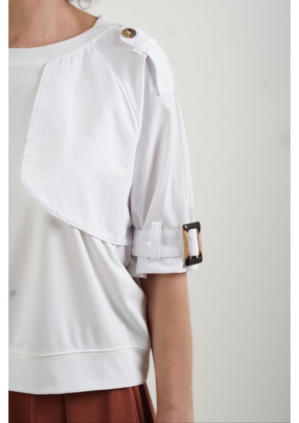 Beyaz Apolet Detaylı Tshirt fırsatları