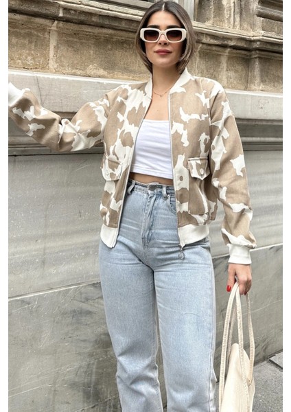 Kadın Bej Desenli Gabardin Kumaş Rahat Kesim Kapaklı Cepli Bomber Ceket fırsatları