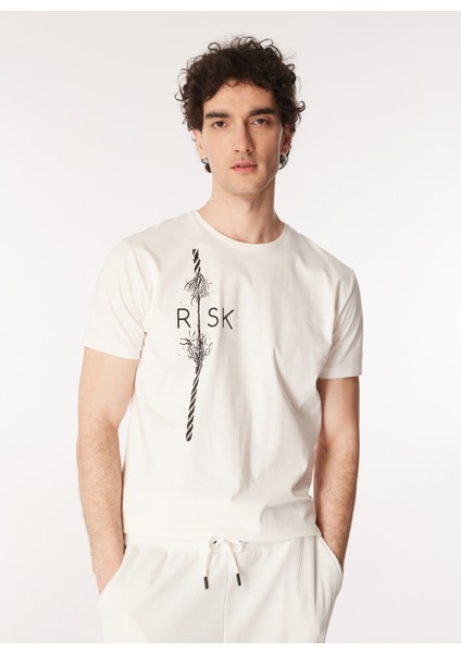 Beyaz Erkek T-Shirt Risk Mock modelleri