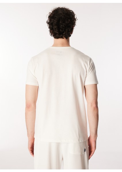 Beyaz Erkek T-Shirt Risk Mock indirimleri