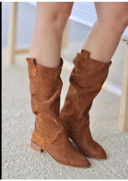 Süet Kısa Topuk Delikli Yazlık Çizme modelleri