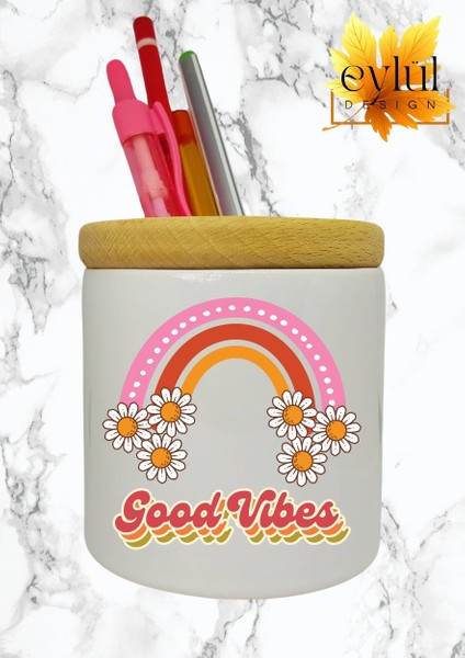 Good Vibes Yazılı Baskılı Motivasyon Temalı Seramik Ahşap Detaylı Masaüstü Kalemlik