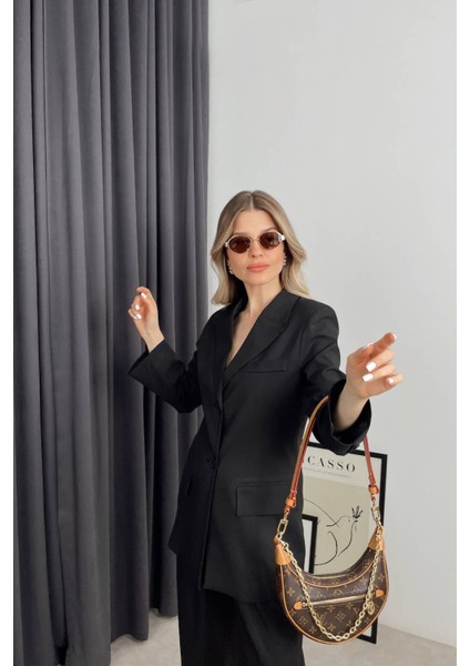 Siyah Vatkalı Düğmeli Astarlı Blazer Ceket