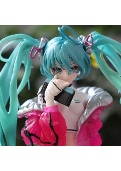 Güzel Kız Serisi Hatsune Miku Ikiz At Kuyruğu Ayakta Model Süsleme (Yurt Dışından)