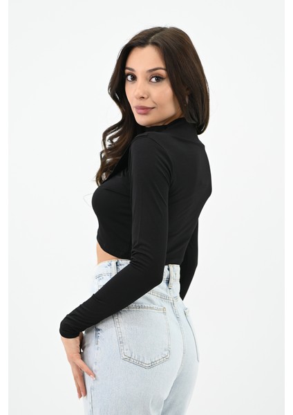 Kadın Dik Yaka Drapeli Kapaklı Crop Bluz 1655-24