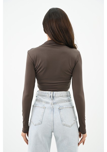 Kadın Dik Yaka Drapeli Kapaklı Crop Bluz 1655-24