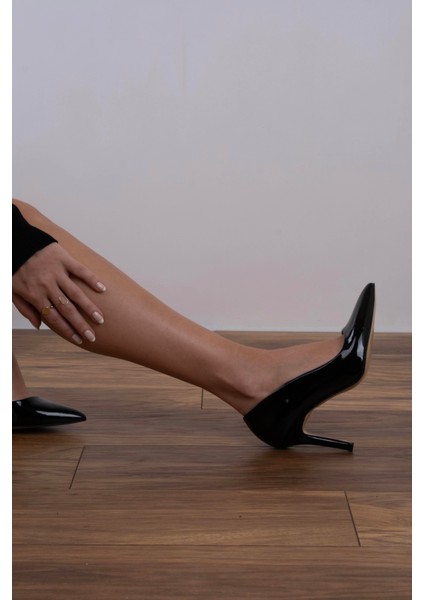 Özel Seri Klasik Stiletto Siyah Rugan