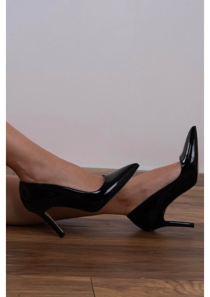 Özel Seri Klasik Stiletto Siyah Rugan