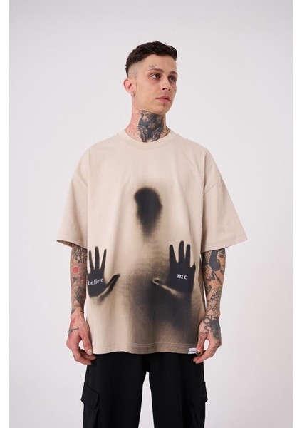 Erkek Believe Me Baskılı Oversize Açık Bej Tişört
