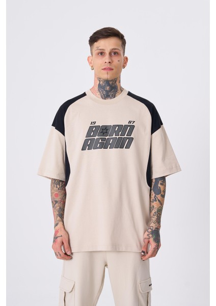 Erkek Contrast Shoulder Detail Baskılı Oversize Açık Bej Tişört