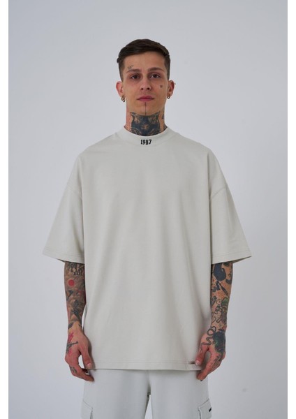 Erkek High Neck Baskılı Oversize Gri Tişört