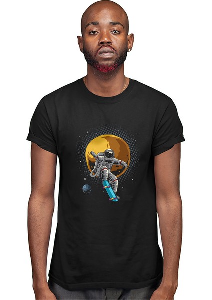 Kaykay Yapan Astronot Siyah Unisex Tişört T-Shirt modelleri