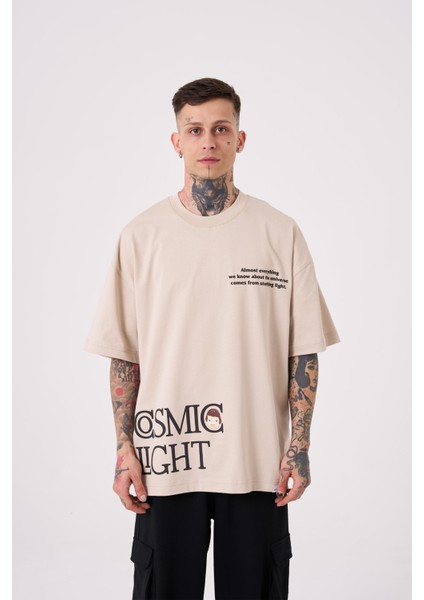 Erkek Cosmic Light Baskılı Oversize Açık Bej Tişört fiyatları