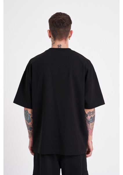Erkek Sneaking Roses Nakışlı Oversize Siyah Tişört