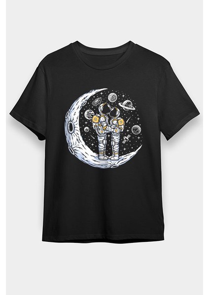 Ay Üstünde Flört Eden Astronotlar Siyah Unisex Tişört T-Shirt