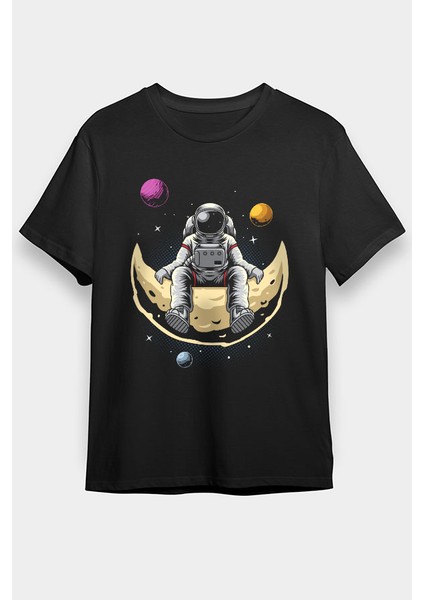 Ayda Oturan Astronot Siyah Unisex Tişört T-Shirt