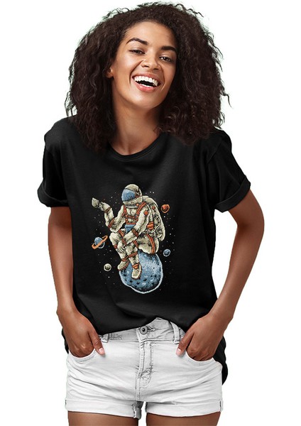 Kahve Içen Astronot Siyah Unisex Tişört T-Shirt