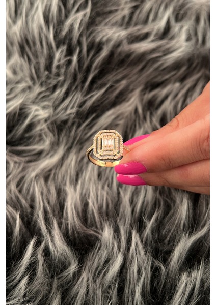 14 Ayar Altın Sarı Geniş Baget Taşlı Yüzük modelleri