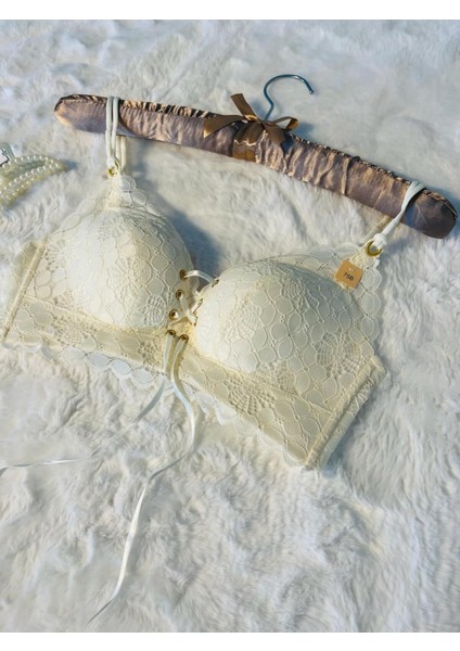Ön Bağcıklı Dantel Işlemeli Desteksiz Ekru Sütyen modelleri