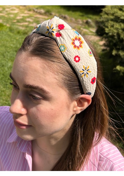 Kumaş Kadın Kırık Beyaz Yumuşak Çiçekli Düğümlü Taç