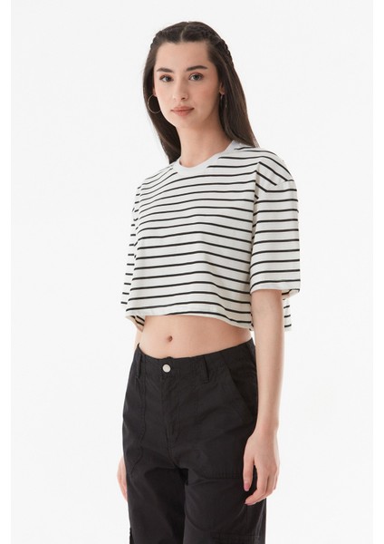 Çizgili Bisiklet Yaka Oversize Crop T-Shirt