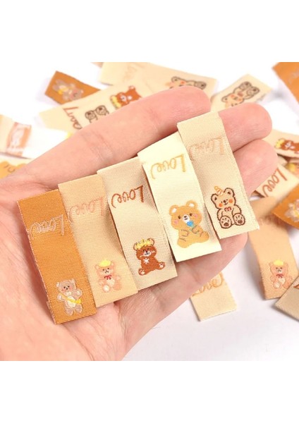 50 Adet Karışımı Tarzı Artoon Ayı Nakış Etiketleri Dikiş Konfeksiyon Aksesuarları Giysi Çanta Etiketleri Logo El Yapımı Dıy El Sanatları Karışık (Yurt Dışından) fiyatları