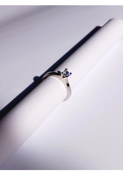 925 Ayar Gümüş Tek Taş Tasarım Zirkon Taşlı Kadın Evlilik Yüzüğü