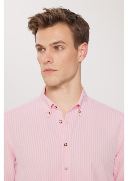 Erkek Pembe Slim Fit Dar Kesim Gofre Desenli Düğmeli Yaka Oxford Gömlek indirimleri