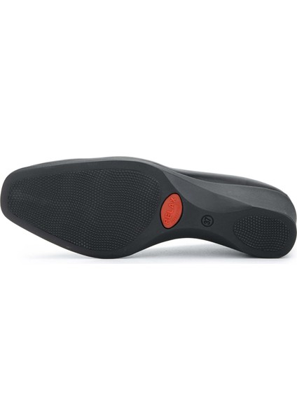 Kadın Hakiki Deri Siyah Comfort Ayakkabı 611 E6169-01 Bn Ayk Y24 Black indirimleri