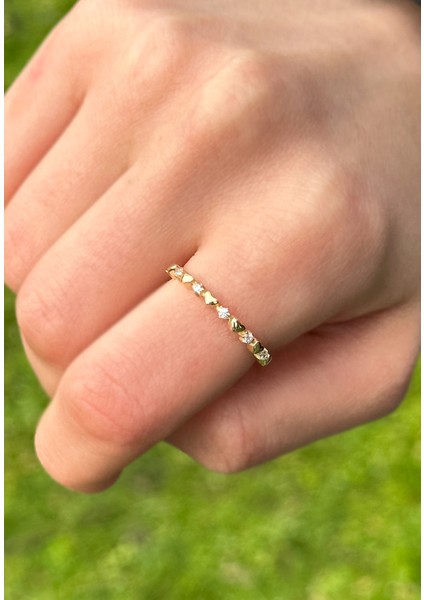 Çıtır Kalpli Taşlı Altın Yüzük CGKYZK0201