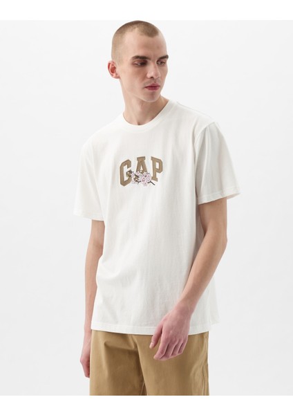 Erkek Beyaz Gap Çiçek Işlemeli Logo T-Shirt