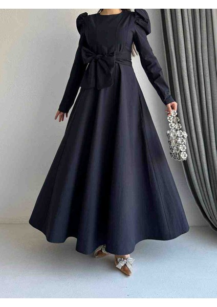 Omuzları Volanlı Kuşaklı Siyah Elbise