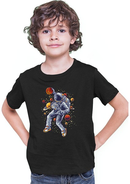 Smaç Vuran Astronot Siyah Unisex Çocuk Tişört T-Shirt