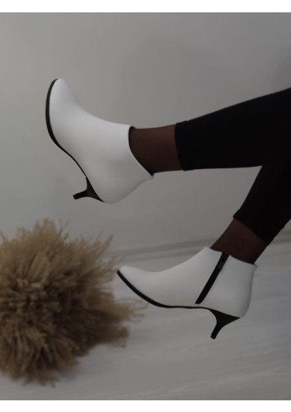 Çiğdem Deri Beyaz Fermuarlı, Topuklu Kadın Bot (B14C) - Beyaz - 39 - ST01293-BEYAZ-39