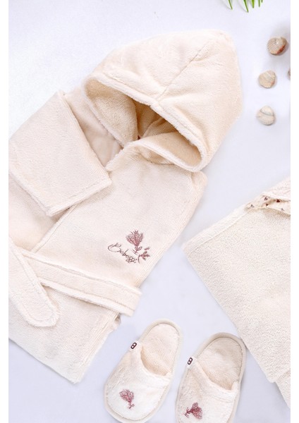 Kız Erkek Bebek Bornoz Takımı Havlu Seti Pamuk Kumaş 0- 2 Yaş STL6579 modelleri