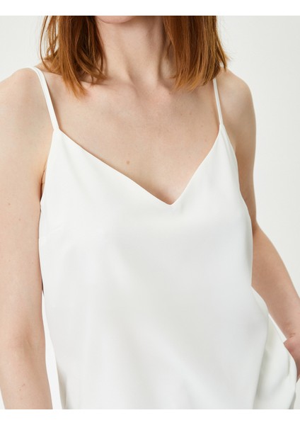 Askılı Atlet V Yaka Basic indirimleri