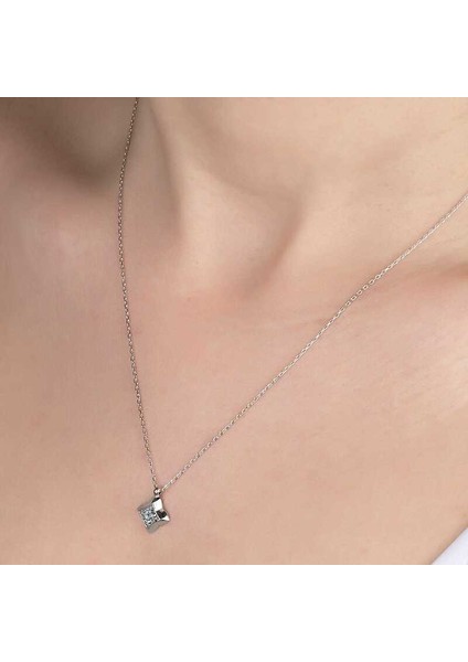Swarovski Taşlı Gümüş Dörtgen Bayan Kolye modelleri