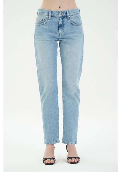 Ariana Açık Mavi Normal Bel Patı Fermuarlı Mom Jean Pantolon C 4525-174 fiyatları
