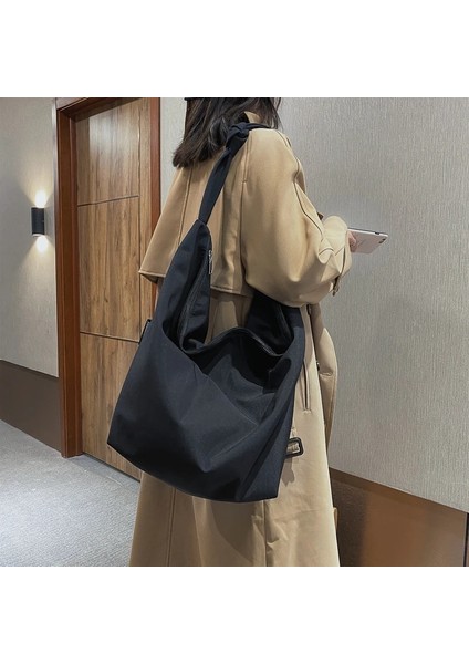 Siyah Büyük (Maksimum Uzunluk> 50CM) Saf Renk Naylon Büyük Bez Çantalar Kadınlar Için 2021 Yeni Omuz Alışveriş Çantası Su Geçirmez Kumaş Çanta Basit Moda Hobo Bolso (Yurt Dışından) fiyatları