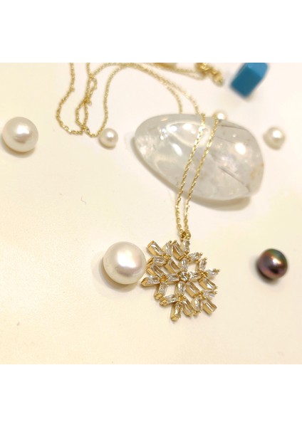 Baget Taşlı Kar Tanesi Kolye 14 Ayar Altın HD VİDEOLU