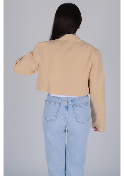 Kadın Bej Düğmeli Crop Blazer Ceket indirimleri