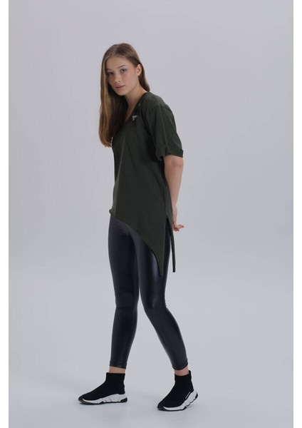 Haki Kadın Paris Baskı Detay Asimetrik Kesim T-Shirt fırsatları