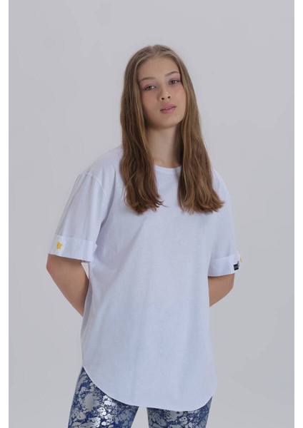 Beyaz Kadın Papatya Kol Detay Asimetrik Kesim Bisiklet Yaka Örme T-Shirt