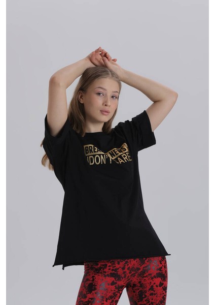 Siyah Kadın Breaking News Baskı Yandan Yırtmaçlı Bisiklet Yaka Örme T-Shirt fırsatları