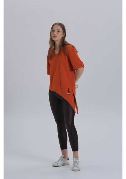 Kiremit Kadın Eiffel Baskı Detay Asimetrik Kesim T-Shirt fırsatları