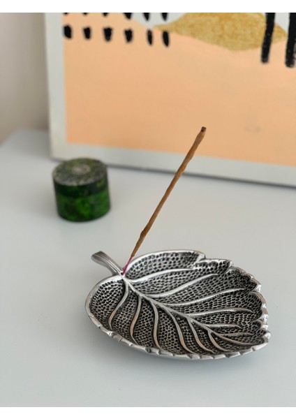 Yaprak Şeklinde Metal Tütsülük Büyük Boy modelleri